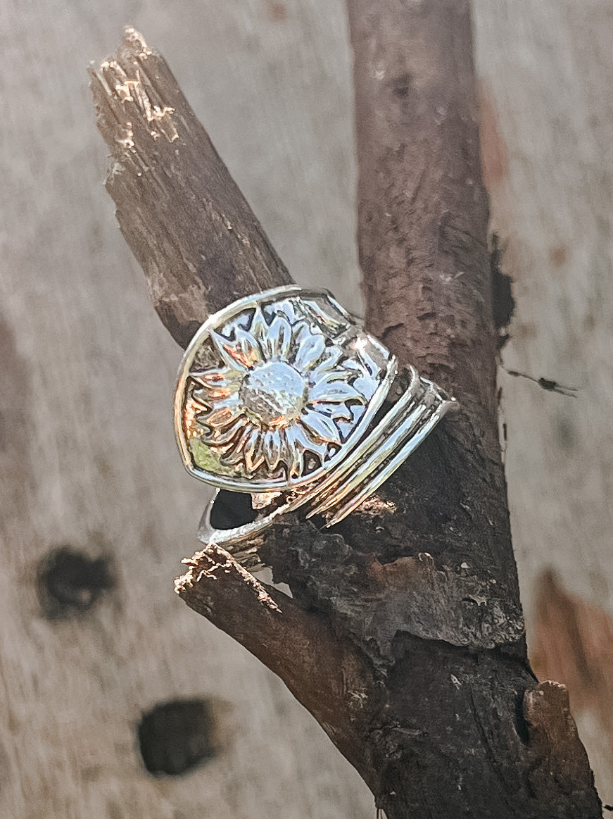 Beautiful Adjustable Winding Sunflower Ring