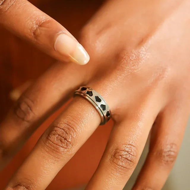 BLACK HEART SPINNER RING - FIDGET RINGS